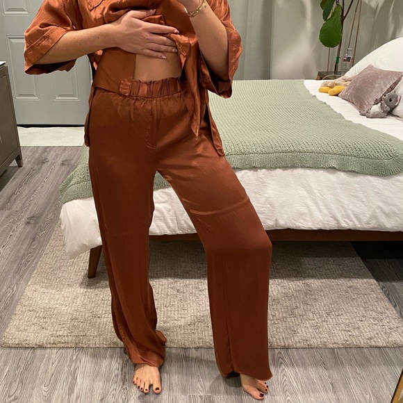 Co ord Two Piece Set Satin Effect - Picture 4 of 7